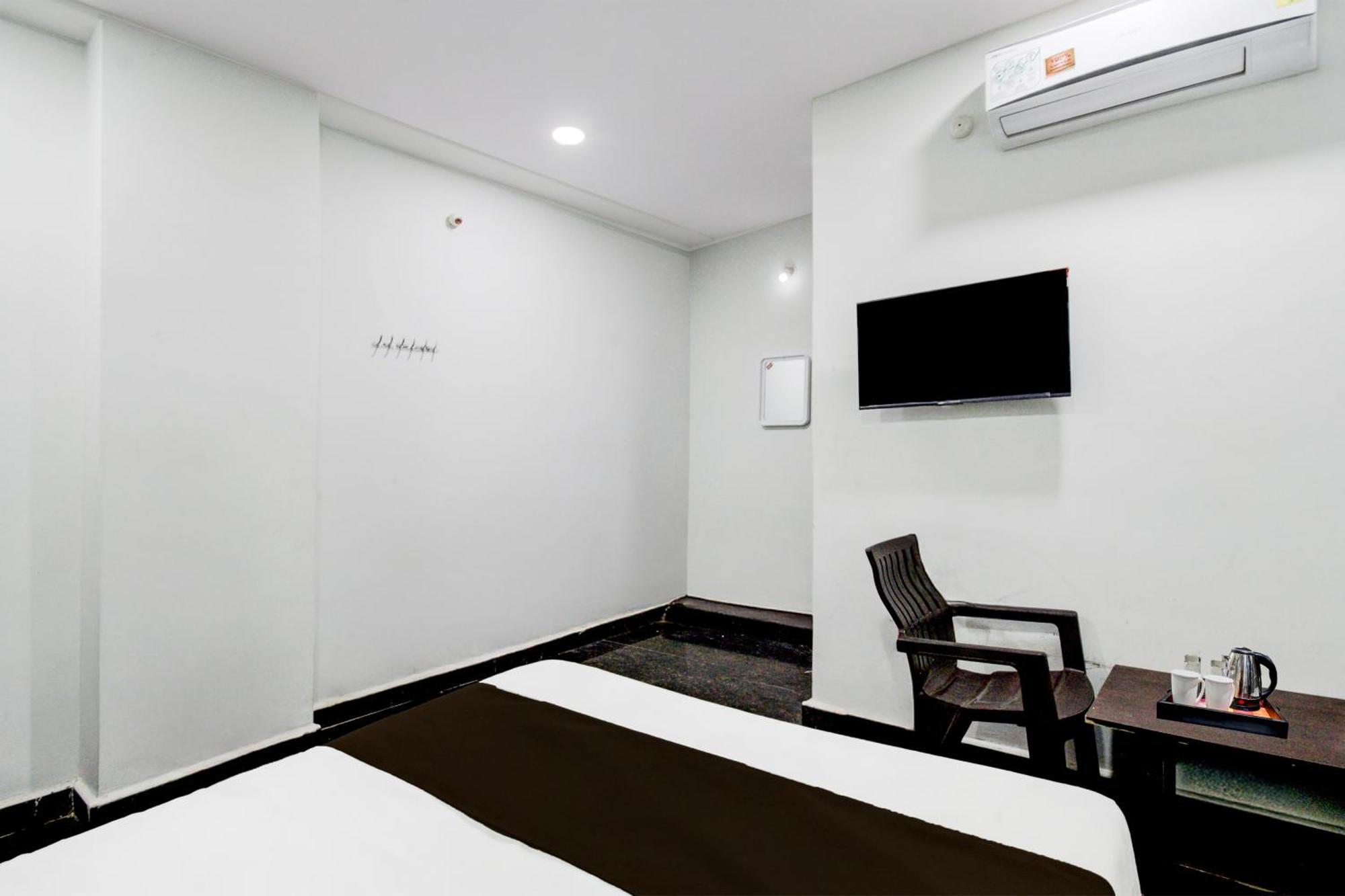 Super Hotel O Malkajgiri Maula Ali Bagian luar foto