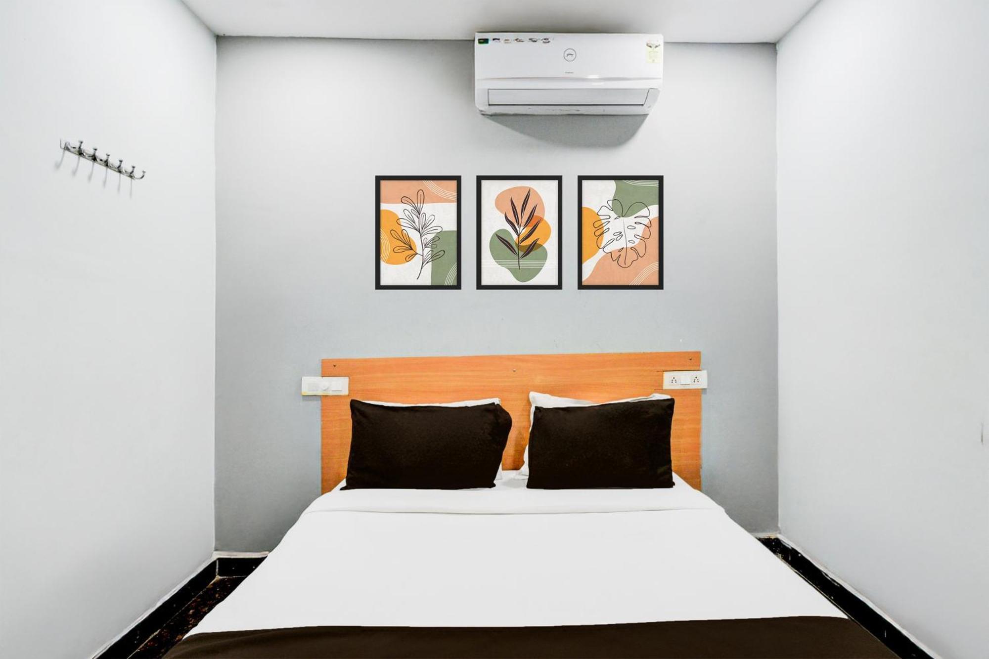 Super Hotel O Malkajgiri Maula Ali Bagian luar foto