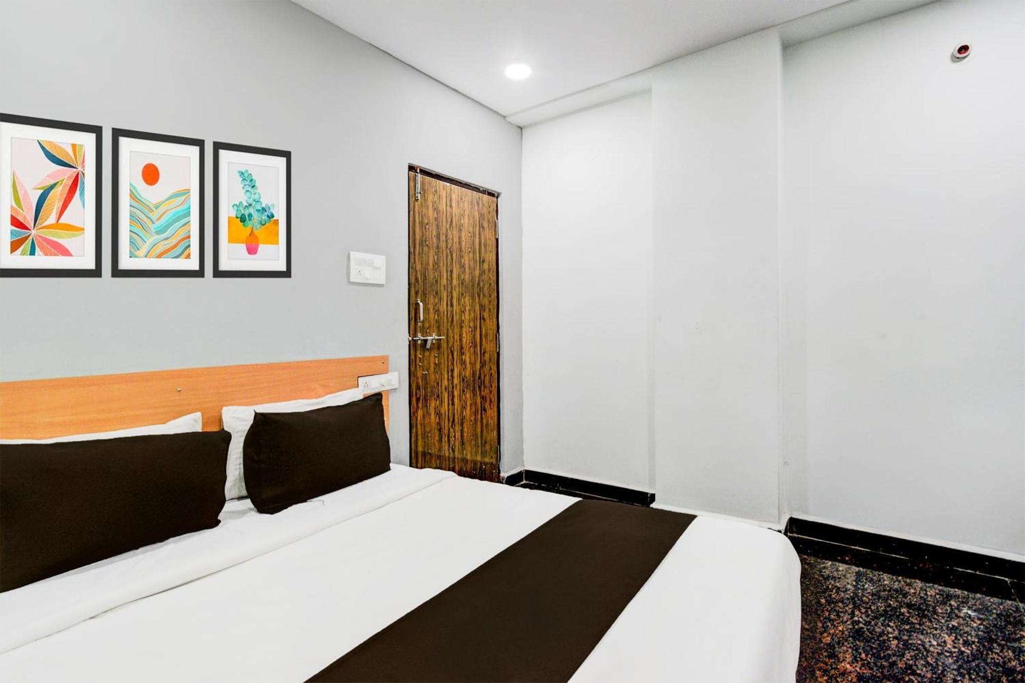 Super Hotel O Malkajgiri Maula Ali Bagian luar foto